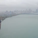 جسر أمباسادور بين ديترويت وكندا في خبر اتفاق تجاري بين كندا وأمريكا